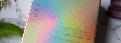 Becca Light Chaser Highlighter Opal Flashes Jade