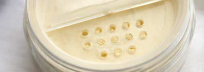 Большой обзор на минеральную косметику KM Cosmetics. Часть 2: хайлайтер и пигменты