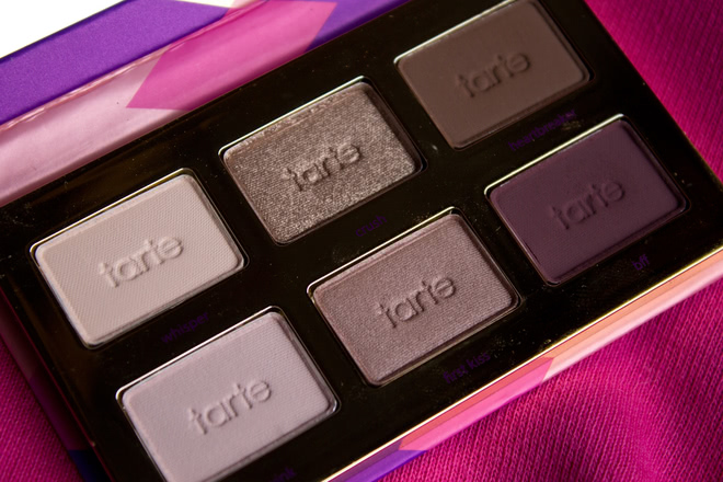 "Маленькие косметики" Tarte: палетка Tease, тушь, румяна и бронзер