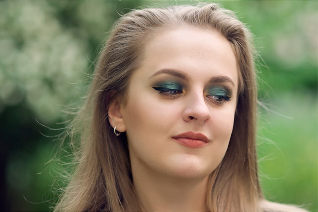 Tutorial. Green & Gold Eye Makeup