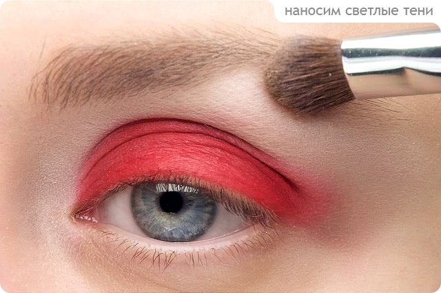 Макияж красным карандашом для глаз