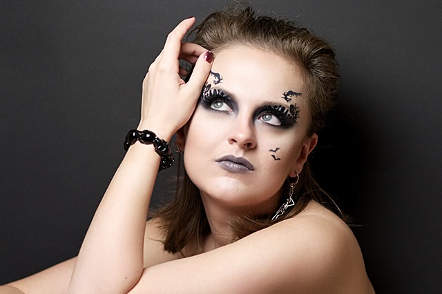 Tutorial. Halloween Make-up with Face Lace