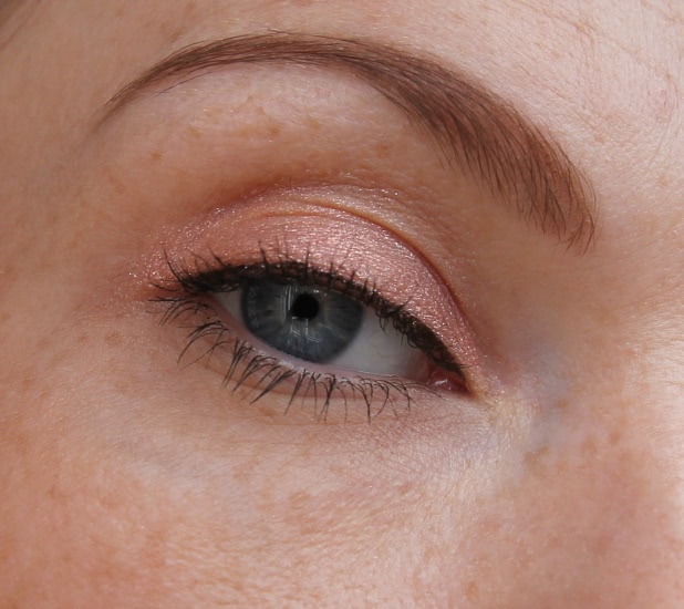 От ненависти до любви. Chanel Illusion D'Ombre Long Wear Luminous Eyeshadow №82 Emerveille