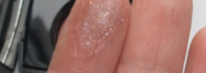 Рождество Шанель: Joues Contraste #84 Accent. Illusion D'ombre Long Wear Luminous Eyeshadow #837 Fatal