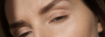 Chanel Vitalumiere Compact Douceur Lightweight Compact Makeup Radiance Softness And Comfort SPF 10, в оттенке Beige #20