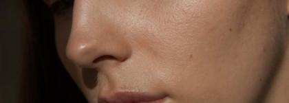 Chanel Vitalumiere Compact Douceur Lightweight Compact Makeup Radiance Softness And Comfort SPF 10, в оттенке Beige #20