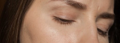 Chanel Vitalumiere Compact Douceur Lightweight Compact Makeup Radiance Softness And Comfort SPF 10, в оттенке Beige #20