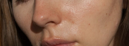 Chanel Vitalumiere Compact Douceur Lightweight Compact Makeup Radiance Softness And Comfort SPF 10, в оттенке Beige #20