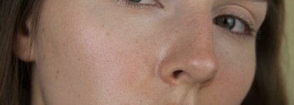 Chanel Vitalumiere Compact Douceur Lightweight Compact Makeup Radiance Softness And Comfort SPF 10, в оттенке Beige #20