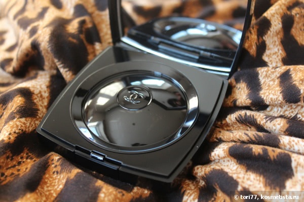 Праздник с Chanel Camelia de Plumes Poudre illuminatrice Highlighting Powder