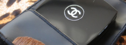 Праздник с Chanel Camelia de Plumes Poudre illuminatrice Highlighting Powder