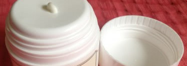 Уход за кожей вокруг глаз