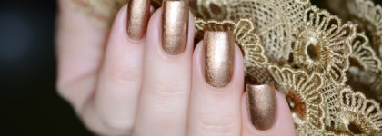 China Glaze - Goldie But Goodie