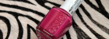 Лето в пузырьке - Essie #30 Bachelorette Bash