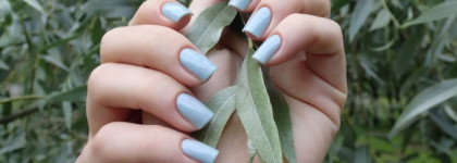 Barry M Blue moon