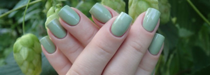 Essie Navigate her