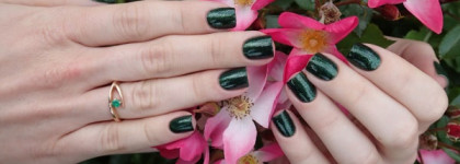 China Glaze Nail Lacquer with Hardeners 80516 Glittering garland