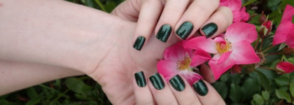 China Glaze Nail Lacquer with Hardeners 80516 Glittering garland