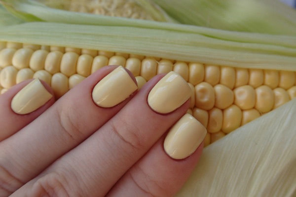 Picture pOlish Nail polish Mellow yellow