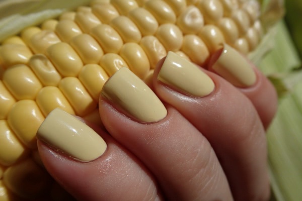 Picture pOlish Nail polish Mellow yellow