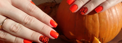 Маникюр на Хеллоуин с China Glaze Nail Lacquer with Hardeners 81366 Japanese Koi