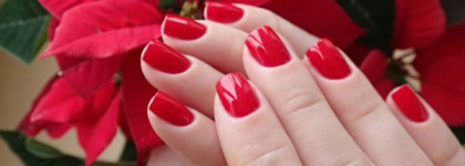 China Glaze Nail lacquer with hardeners 80520 Poinsettia