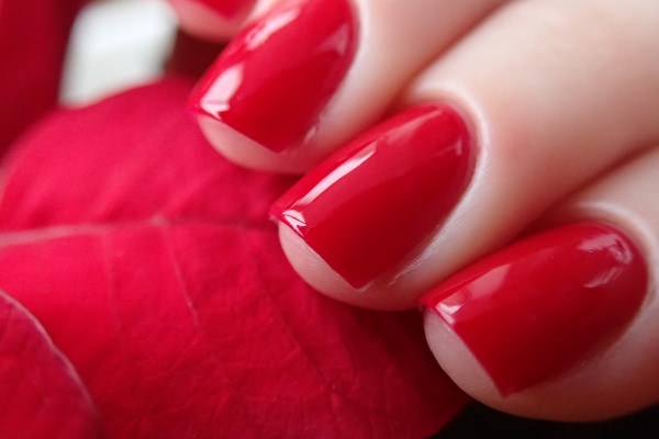 China Glaze Nail lacquer with hardeners 80520 Poinsettia