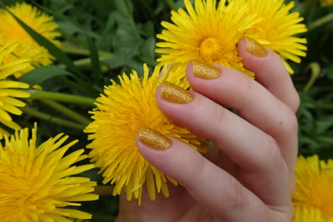 Anchor fields Nail polish Solar wind