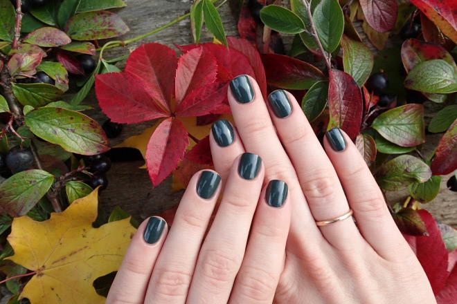 China Glaze Nail lacquer with hardeners 82705 Take a hike