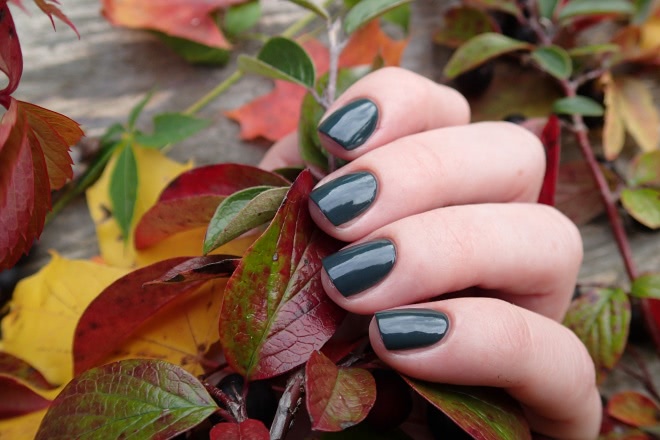 China Glaze Nail lacquer with hardeners 82705 Take a hike