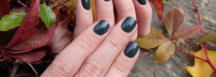China Glaze Nail lacquer with hardeners 82705 Take a hike