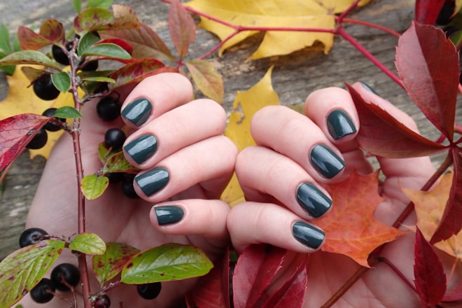 China Glaze Nail lacquer with hardeners 82705 Take a hike