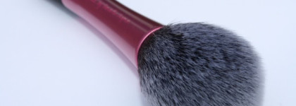 Real Techniques кисть Blush Brush