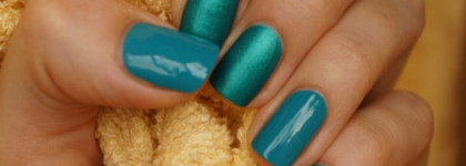 Маникюр цвета морской волны с лаками Golden Rose