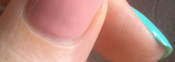 Двухцветный летний маникюр в розово-мятных тонах Bourjois 10 jours #14 и Golden Rose Rich Color #44