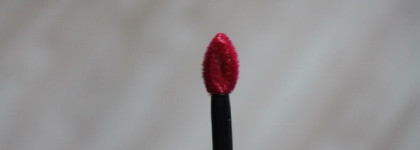 Атласный флюид для губ  L'oreal Gloss Shine Caresse в оттенке 300 Juliet