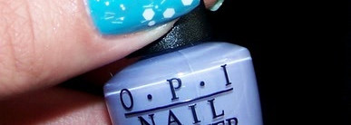 Снежный маникюр с лаками OPI Nail Lacquer You're such a Budapest и OPI Nail Lacquer Can't Find My Czechbook