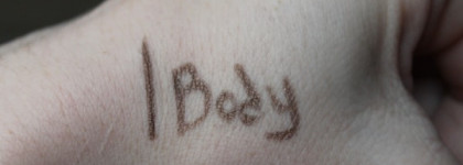 The Body Shop 17 Eye Definer Shade: Golden Brown