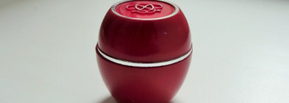 Специальное смягчающее средство Нежная забота с ароматом вишни от Oriflame Tender Care Cherry Protecting Balm