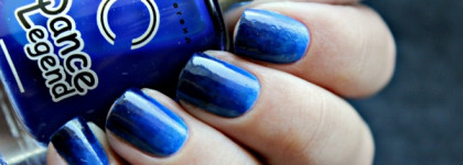 Ночь. Небо. Звезды. Или что-то вроде того. В главной роли голографический Dance Legend Steel Panther