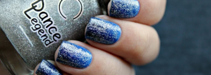 Ночь. Небо. Звезды. Или что-то вроде того. В главной роли голографический Dance Legend Steel Panther