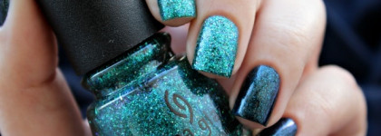 China Glaze Don’t Get Elfed Up + I Soiree I Didn’t Do It