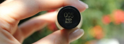 Мой нужный нежный Revlon Sheer Blush (005)