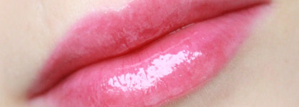 Revlon Super Lustrous Lip Gloss Berry Allure 225. Блеск и тинт в одном флаконе