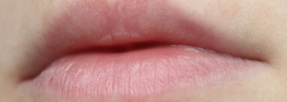 Revlon Super Lustrous Lip Gloss Berry Allure 225. Блеск и тинт в одном флаконе