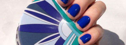 Yves Saint Laurent  La Laque Couture Bleu Majorelle # 18. Синий с историей