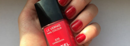 Праздничный дуэт Chanel Le Vernis Nail Colour # 635 Expression и Christian Dior Diorific Vernis Golden Shock # 001