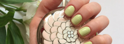 Dior Glowing Gardens Spring 2016 Makeup Collection - Dior Vernis # 302 Garden. Лак, светящийся изнутри