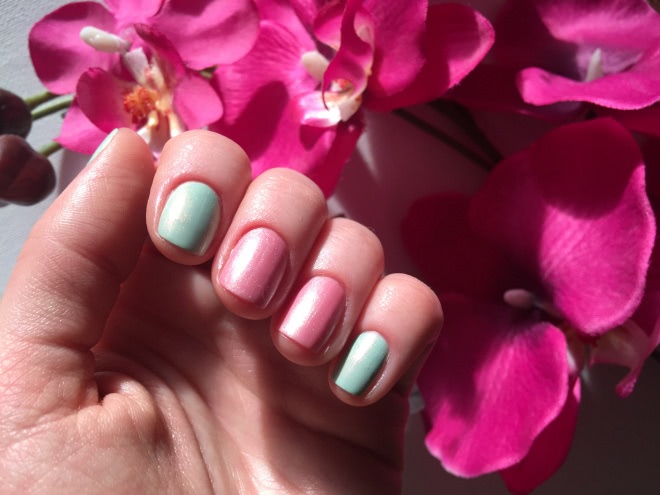 YSL Spring Boho Stones 2016 make up collection. YSL La Laque Couture # 69 Love Pink, YSL La Laque Couture # 70 Peace Green