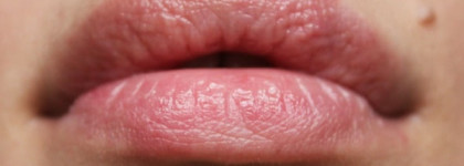 Mini Peach LIP Balm Tony Moly